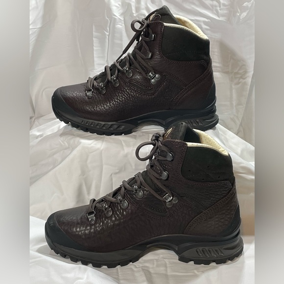 Han Wag Lhasa II women’s boots chestnut/asphalt only worn inside. NWOT - Picture 1 of 5